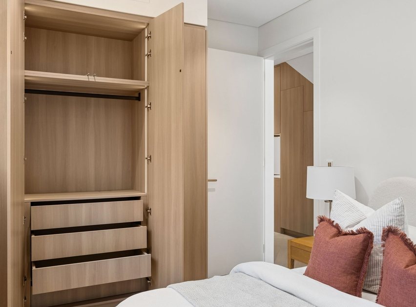 Wardrobe internals, tailored to use