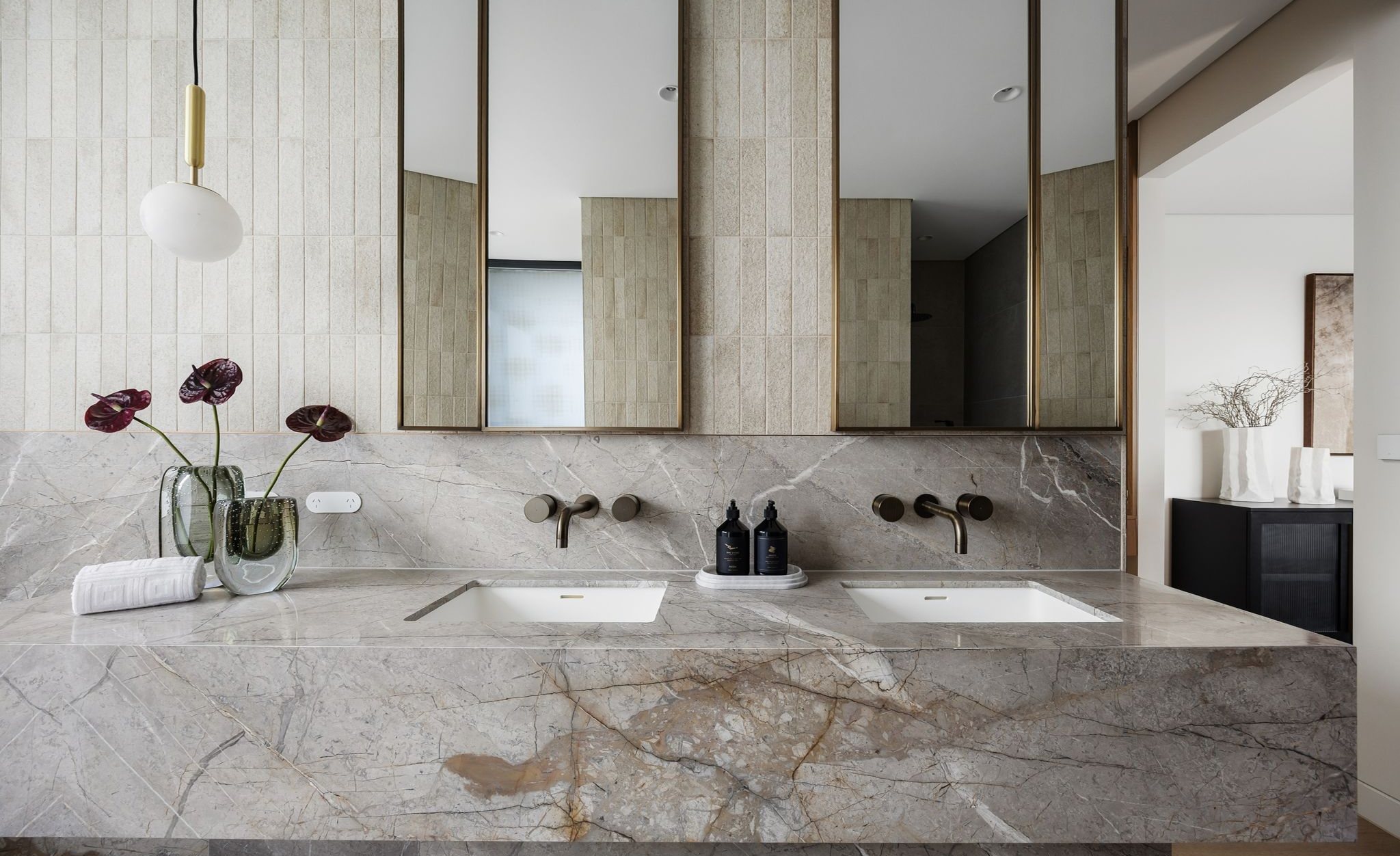 Natural stone and oak detail